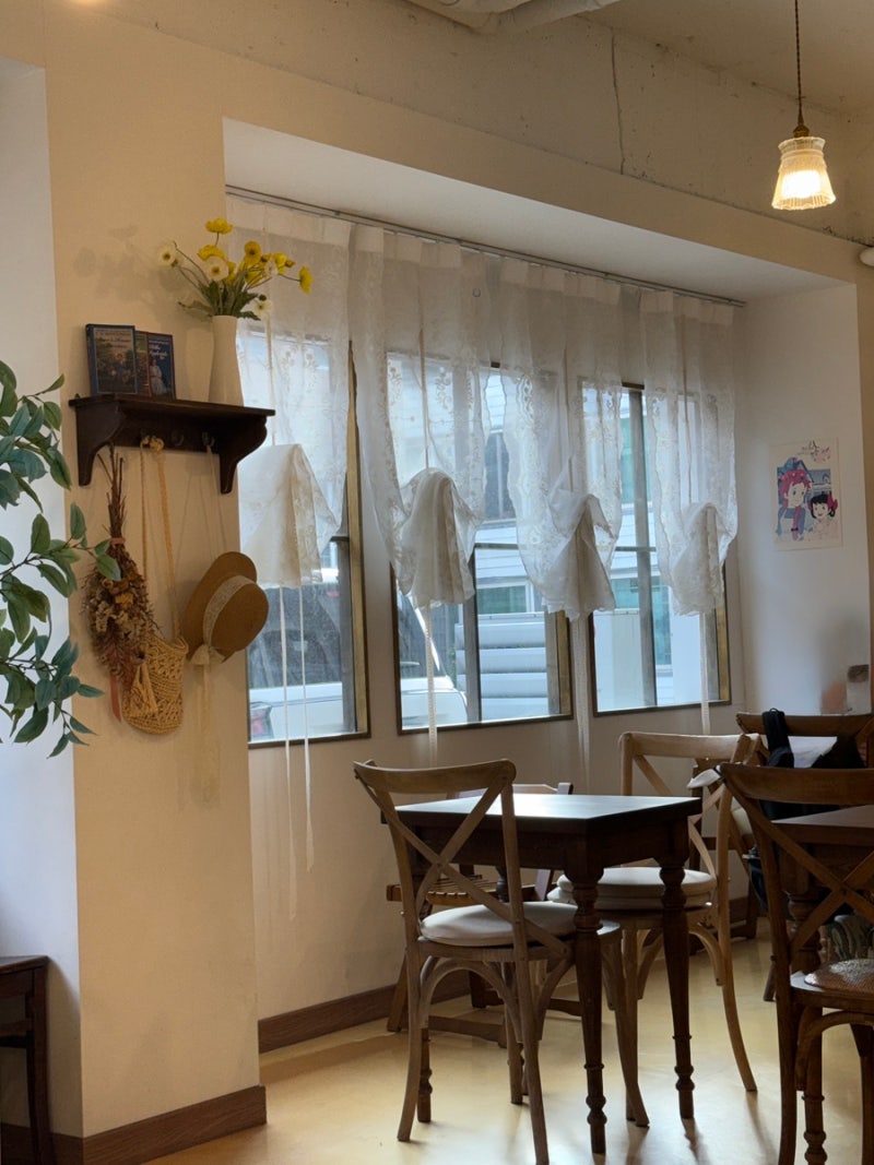 [경기/일산] 일산 케이크 맛집 에이번리｜홀케이크 예약도 가능한 밤리단길 카페