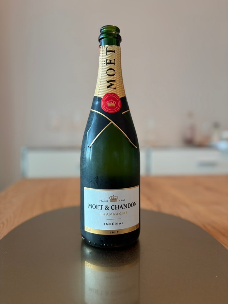 Moët & Chandon Impérial Brut(모엣 샹동 임페리얼 브뤼) — 매운 쭈꾸미와 샴페인 페어링