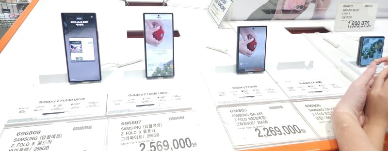 갤럭시 Z폴드8 사전예약 놓쳤다면? 폴드6 액정 파손 후기와 통신사 이동 지원금 비교