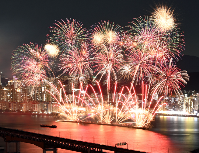 2026 제21회 부산불꽃축제 광안리 해수욕장 인근 공영주차장, 화장실, 관광안내소, 지구대 위....