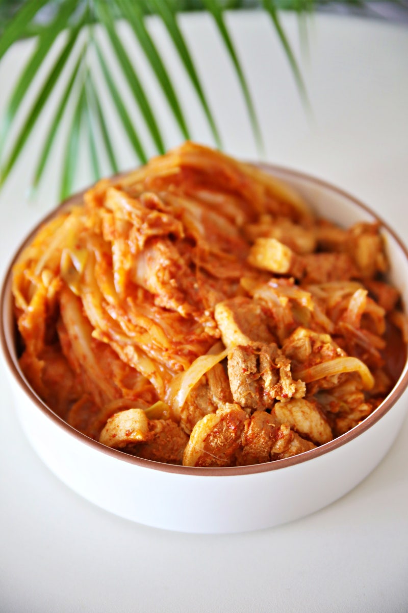 묵은지 김치찜 레시피, 돼지고기 삼겹살로 부드럽게 만드는 법