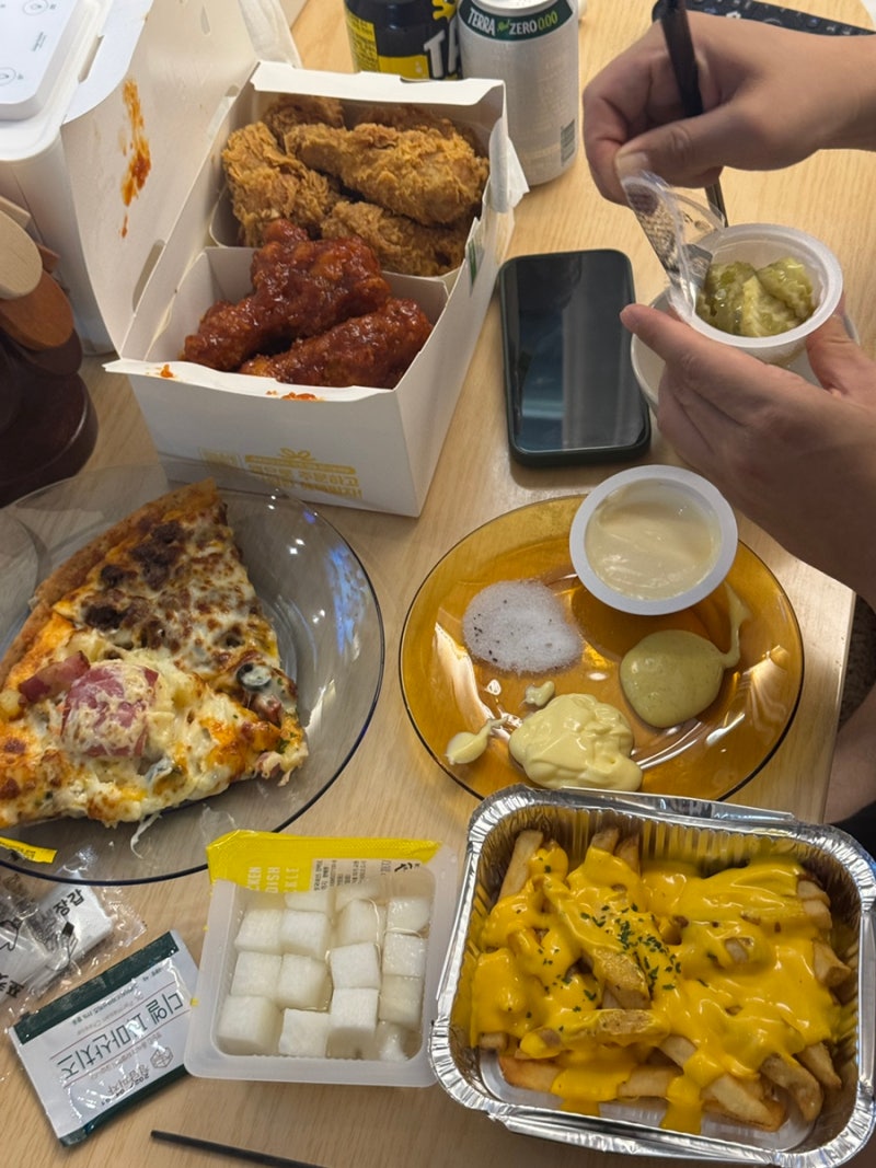 남은 치킨 피자 냉장일까 냉동일까 초간단 보관법 다시 데우기