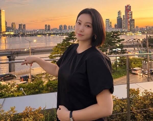 김옥빈 임신 발표 결혼 10개월 만에 전한 소식 김옥빈은 왜 지금 임신 소식을 전했을까요?