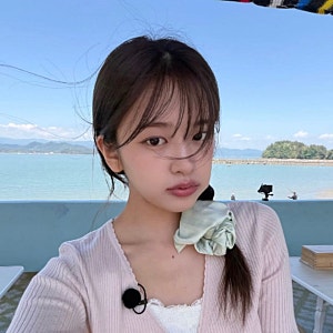 안유진 우주떡집 핑크 가디건, 5만원대 어디꺼? 카인다미 랩 니트 가디건 정보