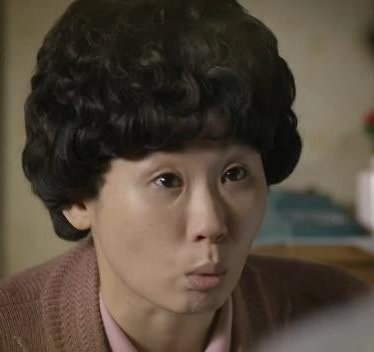배우 김선영 프로필과 연기 철학: 남편 이승원 감독과 극단 나베에서 피워낸 예술