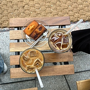 광주 동명동 휘낭시에가 맛있는 카페 캡 CAP