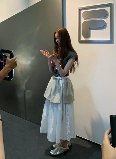 "샤넬 스니커즈 대신" 한소희·김나영·차정원이 싹 다 신은 10만원대 운동화?