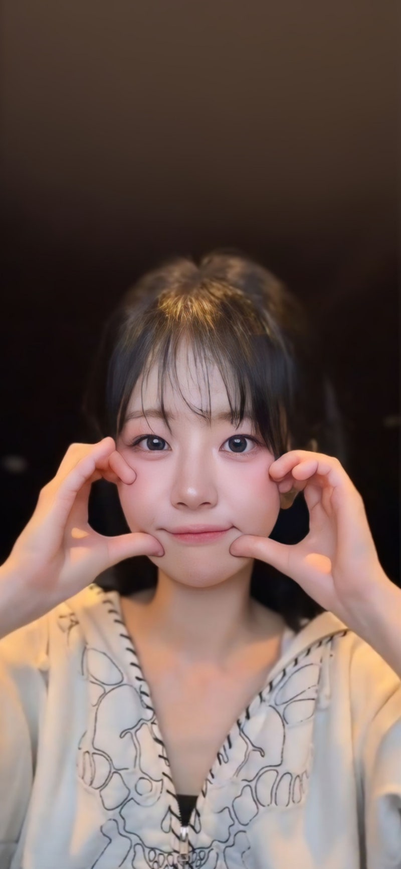 QWER 쵸단 배경화면