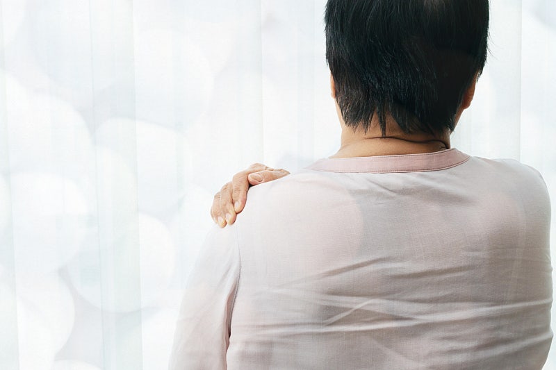 신영통 어깨통증 오십견 초기 증후 방치하면 안 되는 이유 - 신영통마디척척의원 소식
