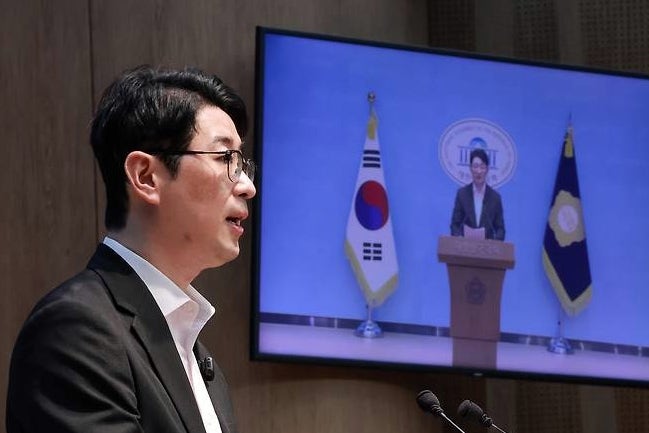 “가족 월급 3억3000만원” 김승원 법무장관 후보자 채용 논란