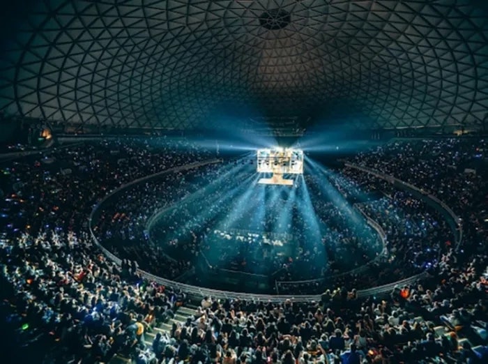 에스파 브라질 콘서트 2만명 동원했지만 매진 실패…공연장 3배 확대에 ‘빈자리’ 논란