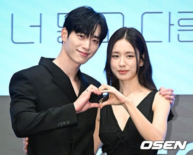 10년 사귄 척이 아니라 진짜 같았다... 안은진·서강준 케미에 기대감 터진 이유