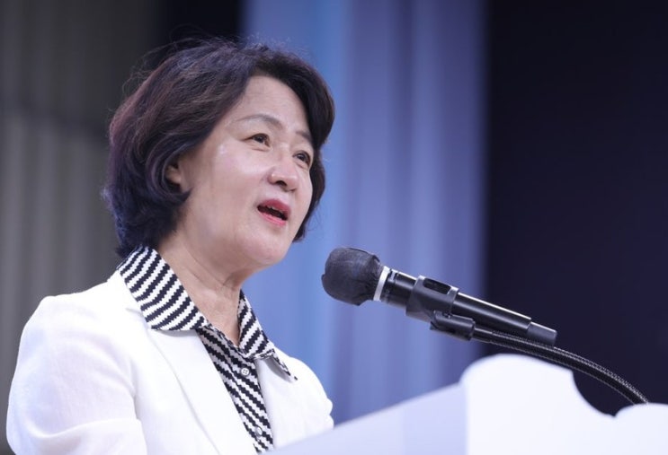 "복지는 깎고 <b>관사</b>는 12억?" <b>추미애</b>, 도청 직원들 분노 폭발…전임자....