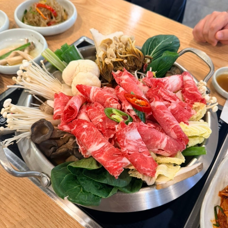 군산) 군산버섯마을 / 건강한 맛으로 가족과 함께 먹기 좋은 한우버섯전골, 지곡동 군산의료....