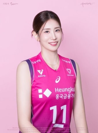 김연경 떠난 흥국생명, 은퇴 고민하던 39세 김수지가 '재계약' 도장 찍은 진짜 속사정
