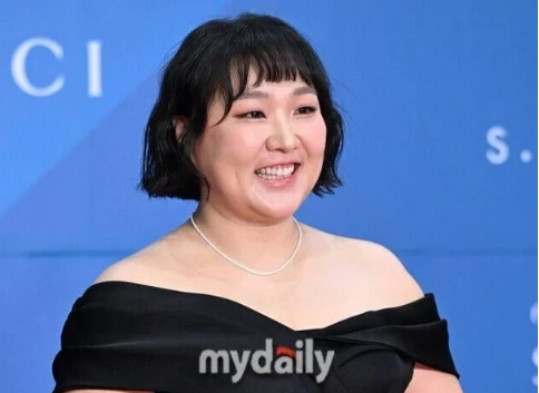 Lee Su-ji Returns to YouTube 42 Days After Political Stance Controversy... Views Plummet Amidst Cold Public Opinion