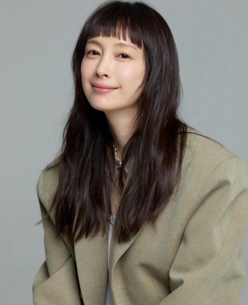 이나영 47세 사랑의 카운셀러 “함께 아파하는 것도 사랑” 8년 만에 고른 얼굴