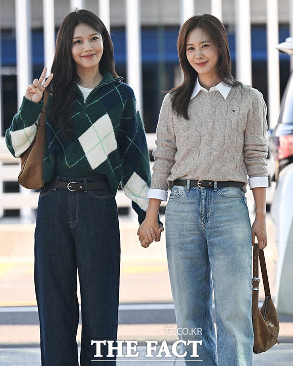 수영 유리 공항룩 타미힐피거 타미진스 TOMMY HILFIGER 아가일 니트 스웨터 가격 제품 정보