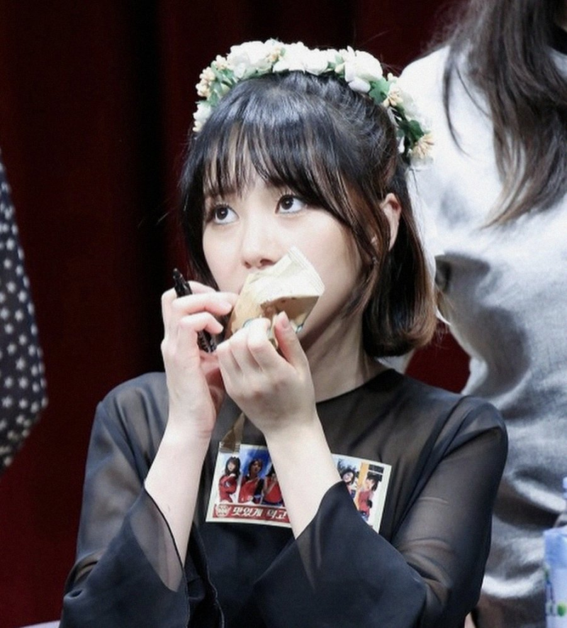 권민아 친언니 8억 횡령 폭로와 가족 간의 갈등 심경 고백 (연예가소식)