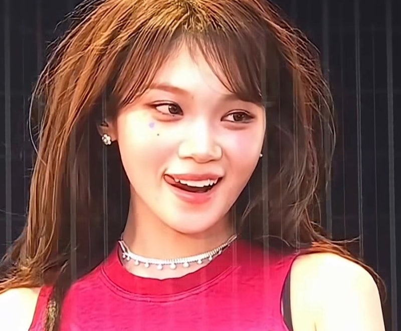 The 'Dior Eyes' That Captivated Japan: 5 Habits Behind LE SSERAFIM Chaewon's Expressive Looks