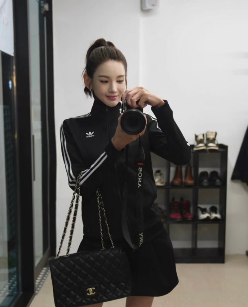“49세 맞아요?” 정가은이 아디다스 져지 입자 확 어려 보인 이유