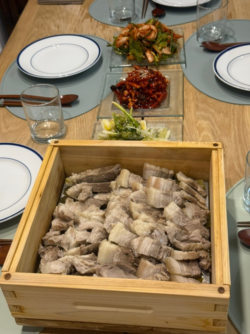 더함 편백찜기로 만들어본 강레오 수육찜