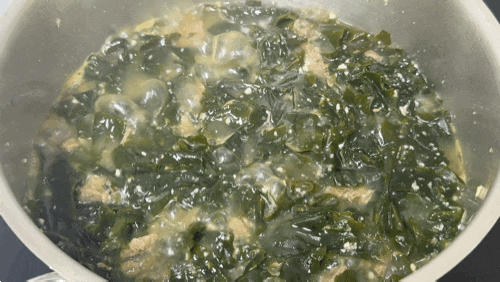 소고기 미역국 맛있게 끓이는법｜요리 초보도 실패 없는 간단한 미역국 레시피
