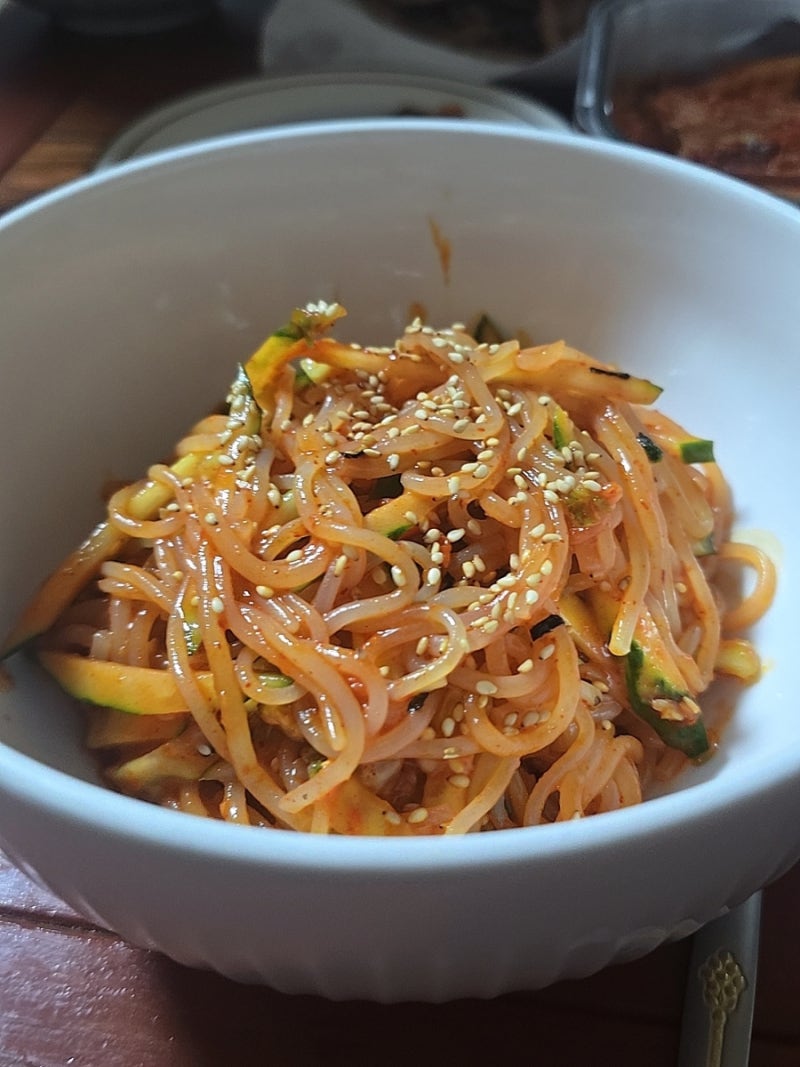 오이 비빔쫄면 레시피, 오랜만에 먹으니 더 맛있었던 매콤새콤 한 끼