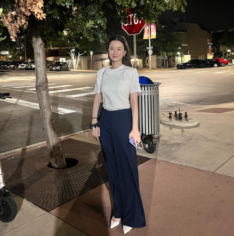 “수지보다 더 어려 보이는데?” 11살 차이 정유미·수지, 나란히 서자 진짜 난리 났다