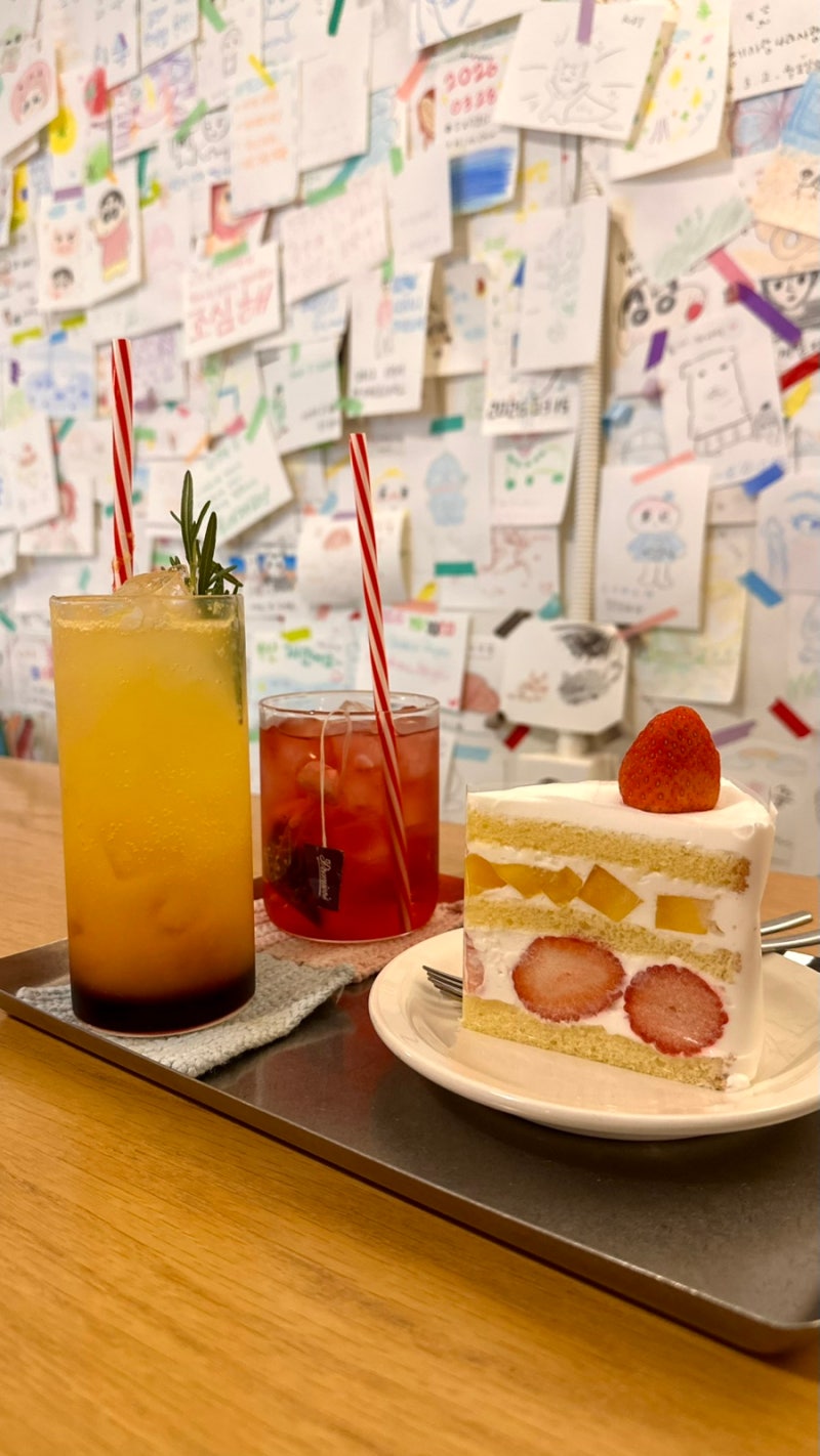 부산 광안리 디저트 카페 '라프 광안리점' | 애견동반카페 딸기 바스크치즈케이크 맛집