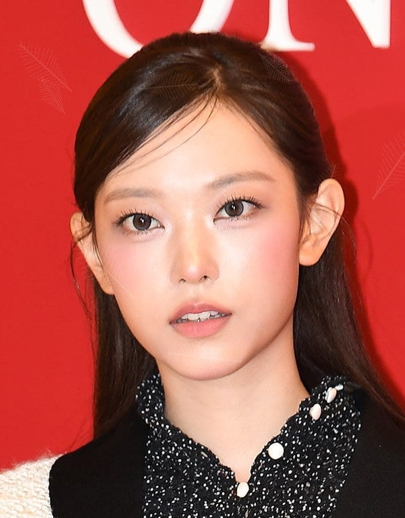 뉴진스 해린, 웃다가 입 가린 손…치아 논란 전말