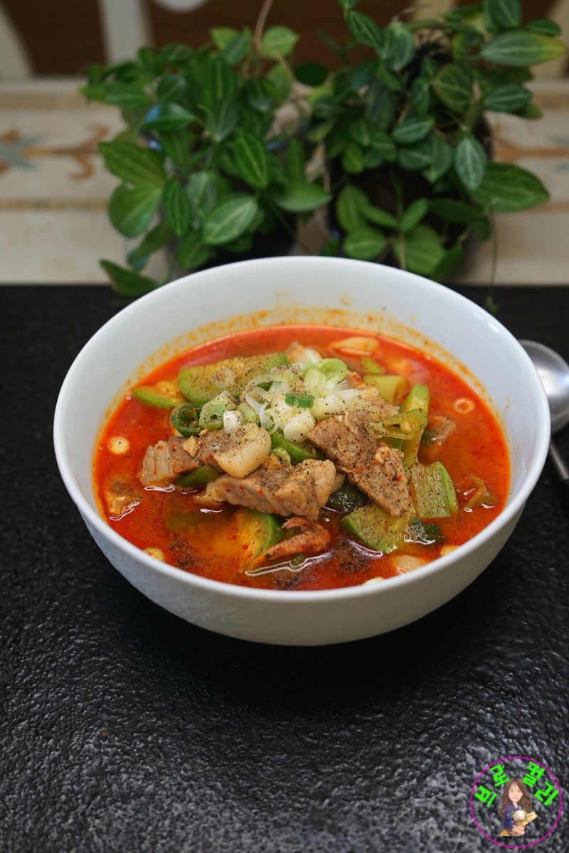 돼지고기 고추장찌개 레시피 애호박찌개 만드는법 국밥 애호박국 애호박 요리 집밥 메뉴 추....