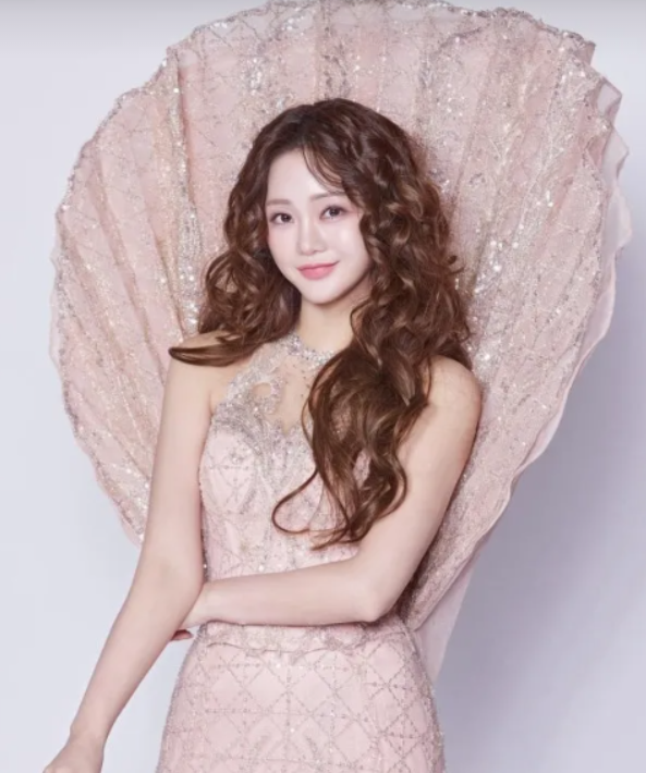 가수 홍지윤 나이 프로필, 현역가왕3 우승 상금 1억 기부 고향 학력 여동생 결혼 소속사 근황....