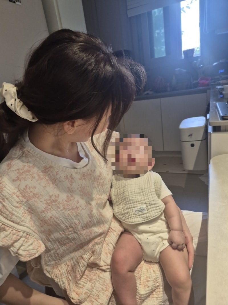 출산선물 추천 오보기 엄마 턱받이, 아기 피부와 엄마 옷을 함께 생각한 육아템