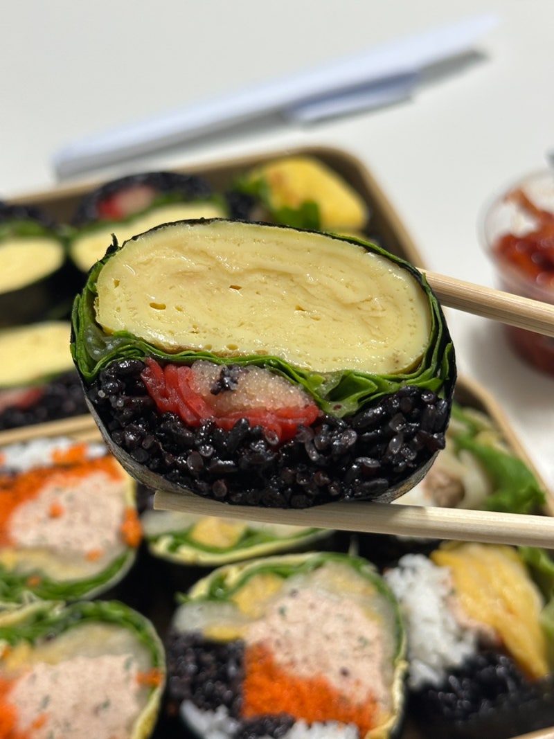 식물원김밥 성신여대점 배달 후기｜강민경 김밥 명란계란김밥 날치알묵참 솔직후기