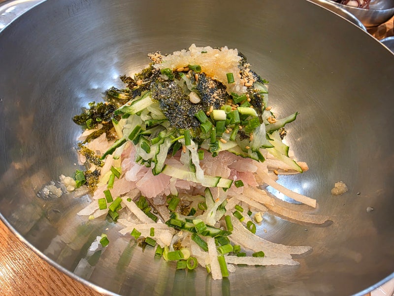 포항 물회 맛집 새포항물회｜육수 없이 비벼 먹는 전통 포항식 물회