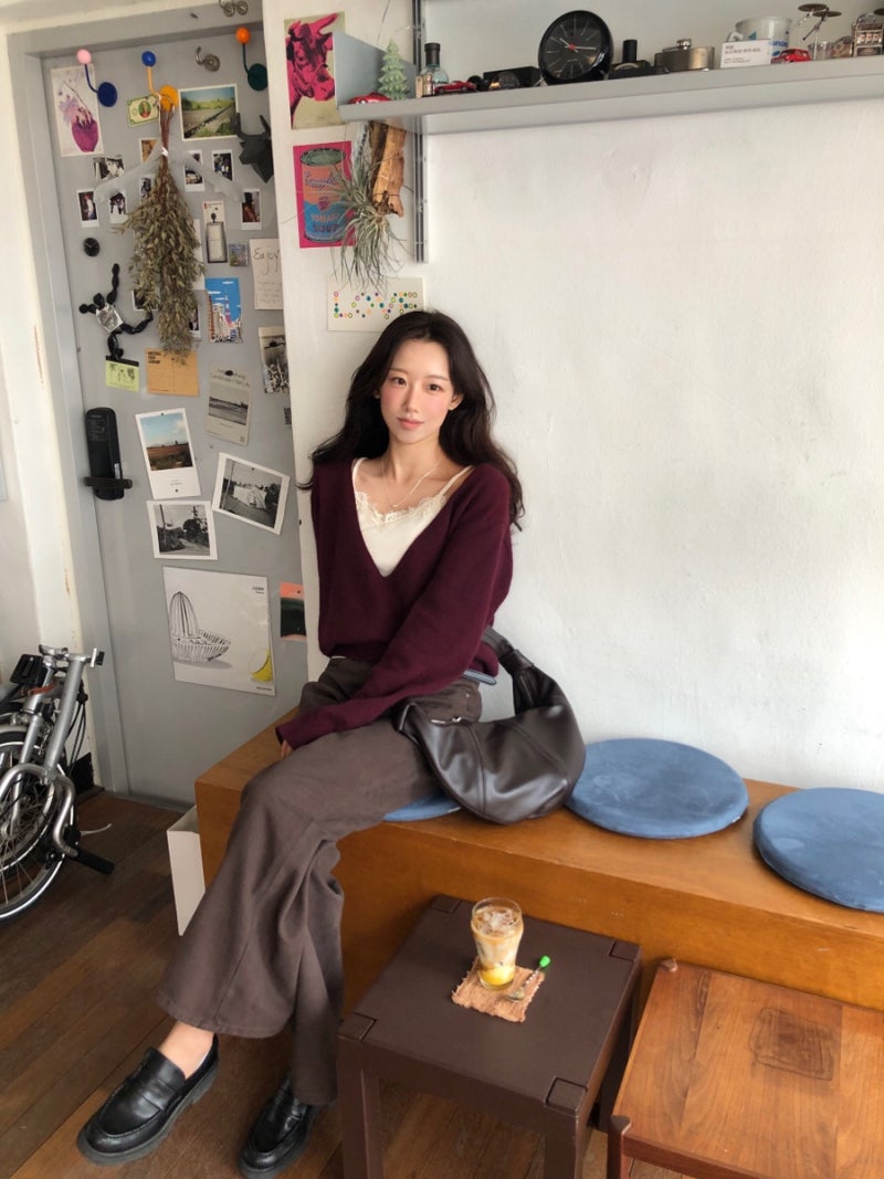 폴뉴아  PLONGER DEEP V NECK KNIT 채령도 입은 포도맛 니트 현실 후기
