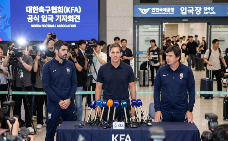 [대표팀 루머] 목금 입국 앞둔 모레노, 14일 데뷔 명단 발표 동시 진행 K리그 새얼굴 승선하나