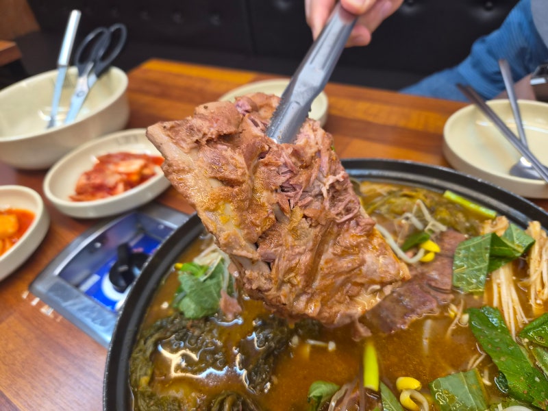 오산시청 맛집 노걸대감자탕 오산시청점, 푸짐한 감자탕과 가마솥밥 재방문 의사 100%