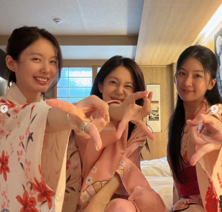 <b>백진희</b> 결혼 발표, 절친의 발언 재조명, 두 사람의 찐친 케미가 남긴....
