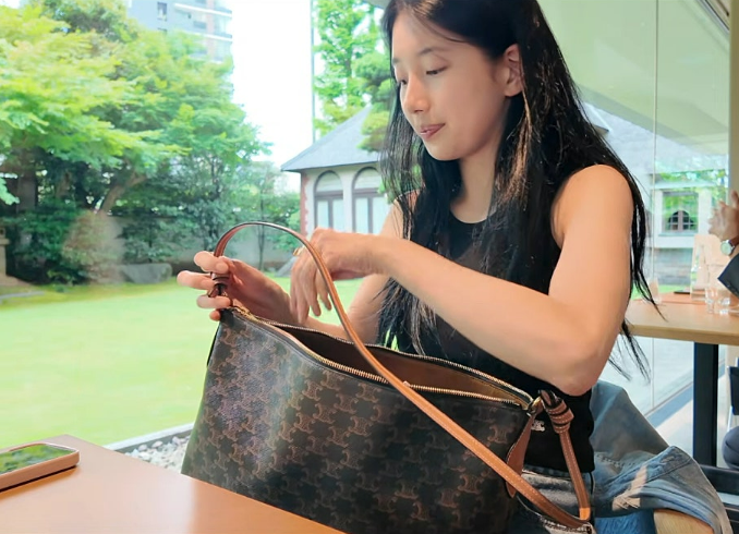 수지 현실 가방 셀린느 듀오백 가격 비교, 공식가 265만원 시장가는 얼마일까
