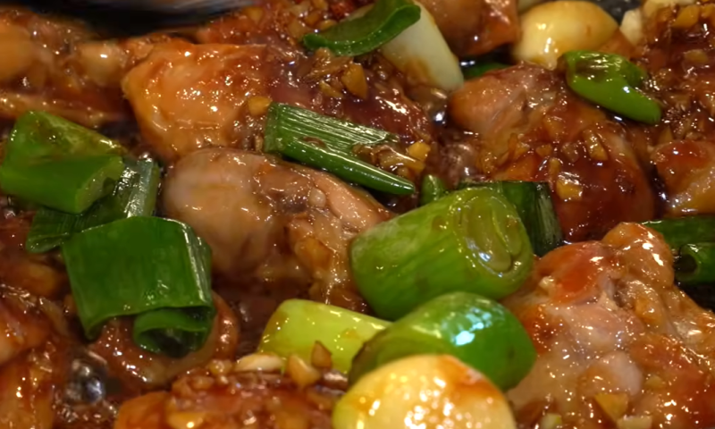 실패 없는 닭다리살 간장조림(데리야끼) 만들기! 대파와 통마늘 풍미 가득한 레시피