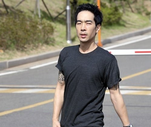 고영욱 "어머니는 아파요, 제가 장 봐요" vs 소재원 작가 "숨어 살아도 부족해"… 팽팽한 기류 ....