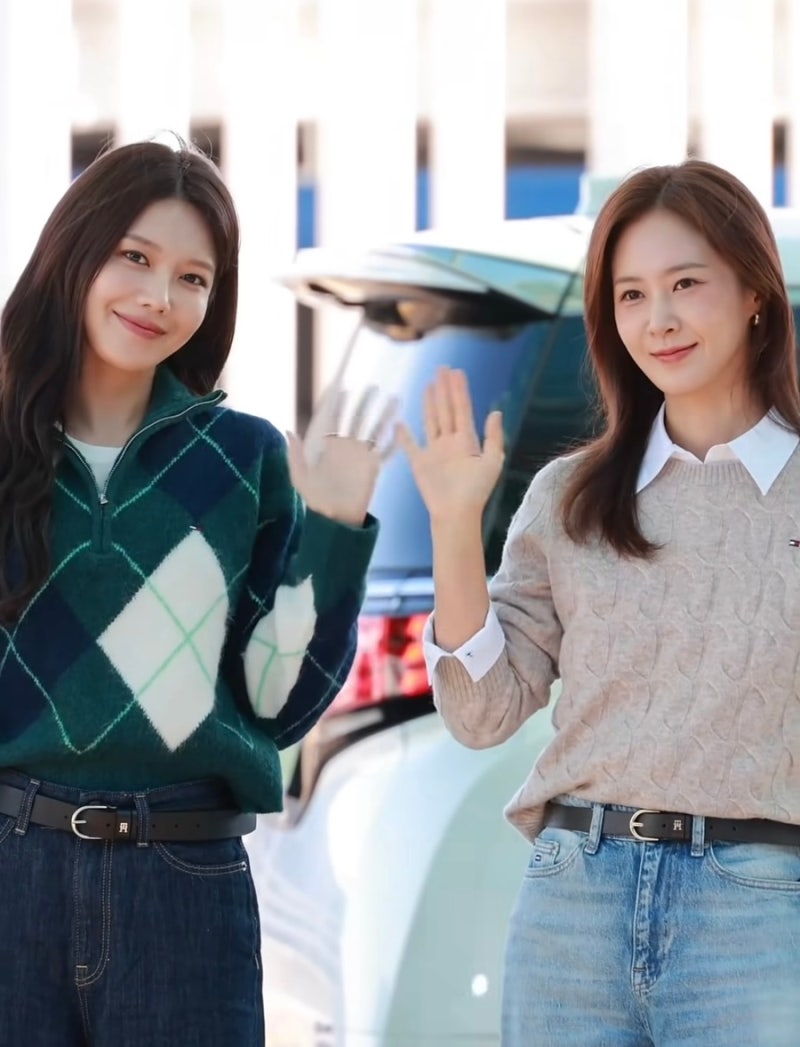 효리수 타미힐피거 앰버서더일까? 수영·유리 공항룩부터 카스쿨 무대까지