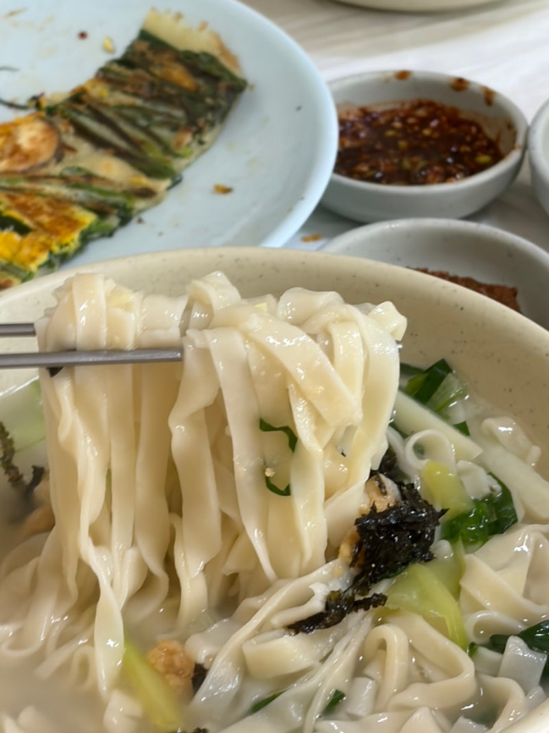 팔공산갓바위맛집 장운토속손칼국수 파전에칼국수