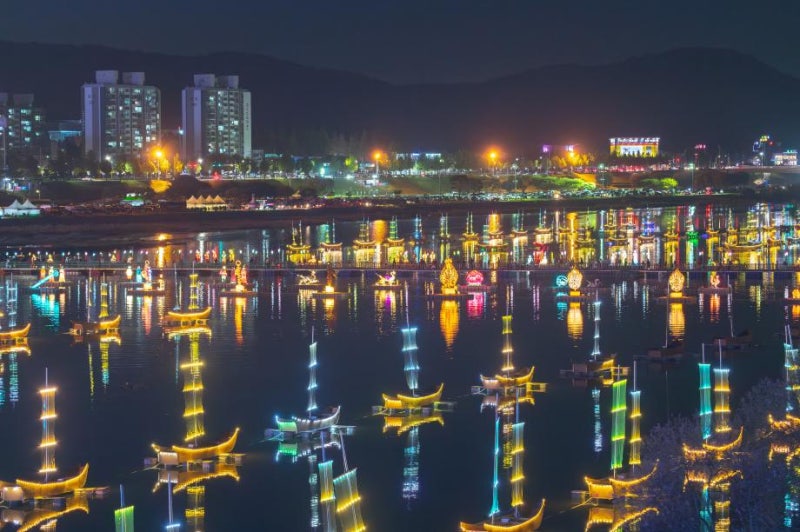 2026 공주 백제문화제 총정리｜개막식 허각·요요미·리센느부터 1,000대 드론쇼, 주차 꿀팁까....
