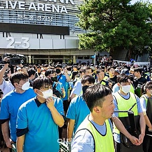 “침 뱉고 폭행까지” 잠실 개표소 시위 40대 여성, 징역 2년 구형