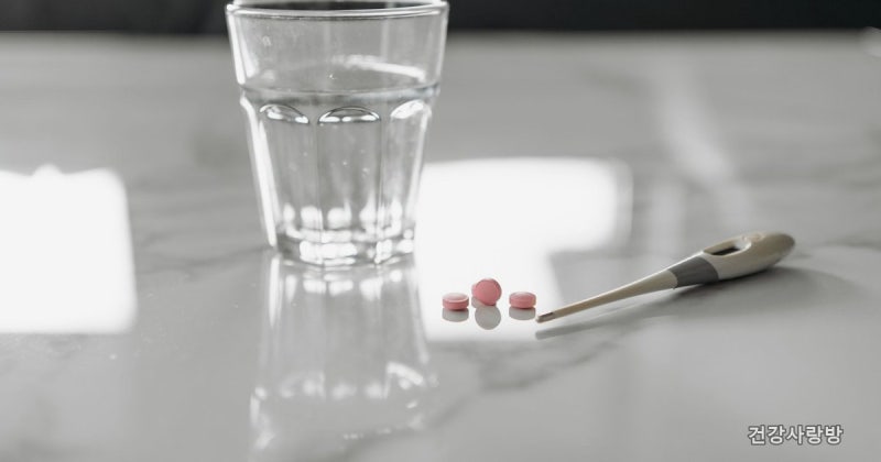 역류성 식도염 증상, 속 쓰림 없이 목과 기침으로 오기도 합니다 (약 먹는 시간도 다릅니다)