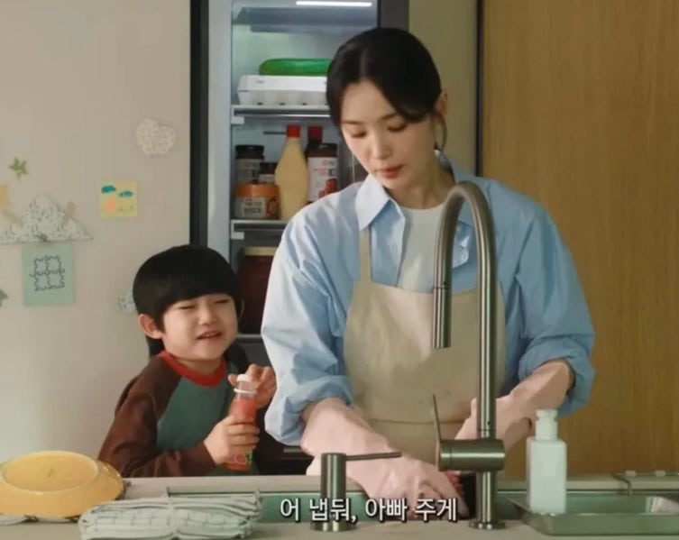 선넘었다는 비비고 광고 근황.jpg