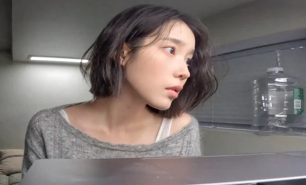 아이유 단발 깜짝 변신, 이종석 결별 후 5개월간 무슨 일이 있었나